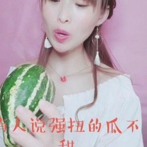 娱乐吃瓜酱小鱼：网络爆料新星的崛起与挑战