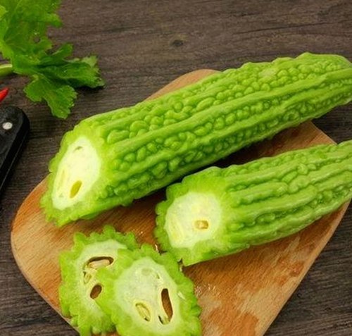 今年娱乐圈吃瓜大揭秘：那些让网友炸锅的瞬间与背后真相