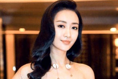 陈星旭视频爆红，独特“吃瓜君”形象引发关注