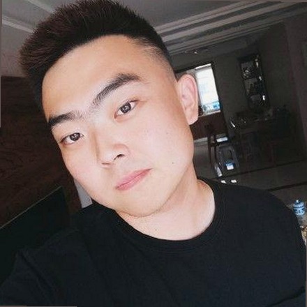 揭秘娱乐圈神秘“吃瓜酱小黑”：信息背后的真实与影响