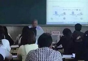 甘露暗黑美容照引热议,娱乐吃瓜酱和闺蜜团背后的故事揭秘