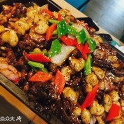 91爆料网带你梳理娱乐圈那些温情与八卦瞬间