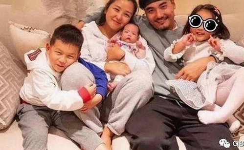 娱乐圈“吃瓜女王”时宣转身背后的冷静观察